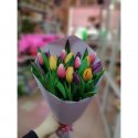 Букет из 15 разноцветных тюльпанов