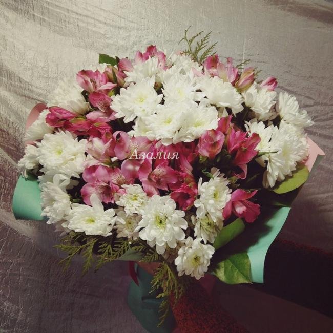 Букет &laquo;Хризантемы и альстомерии&raquo;