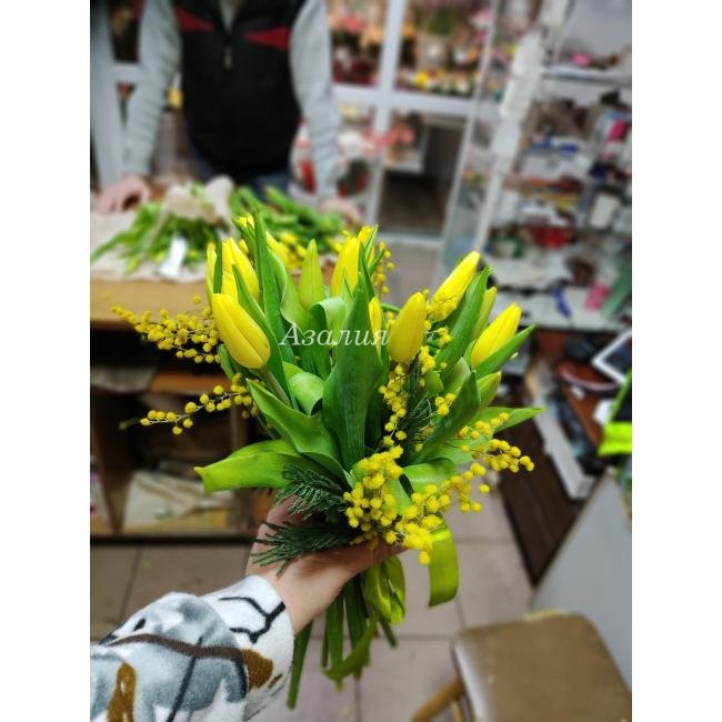 Букет из 15 желтых тюльпанов &laquo;Улыбайся&raquo;