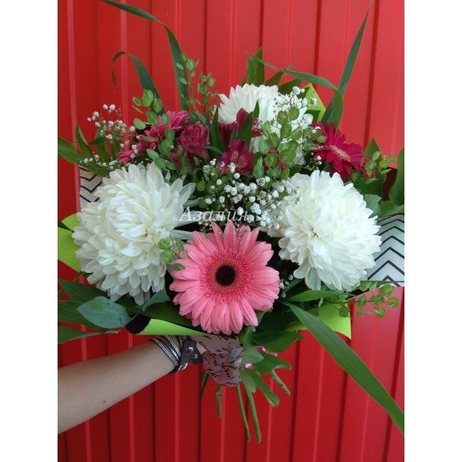 Сборный букет &laquo;Прекрасное рядом&raquo;