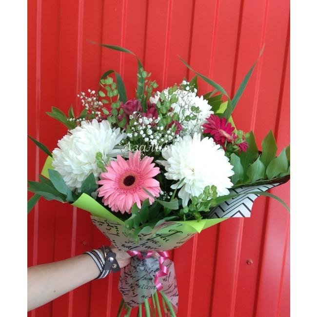 Сборный букет &laquo;Прекрасное рядом&raquo;