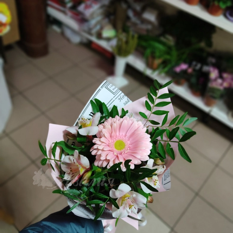 Сборный букет &laquo;Глория&raquo;