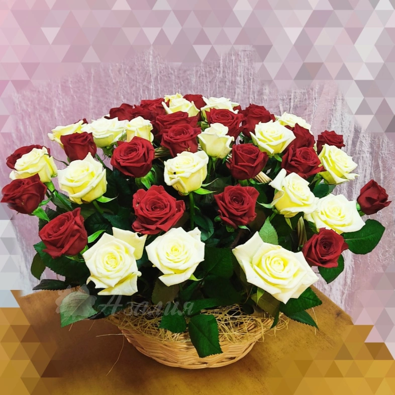 51 роза в корзине