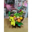 Корзина фрукты и розы