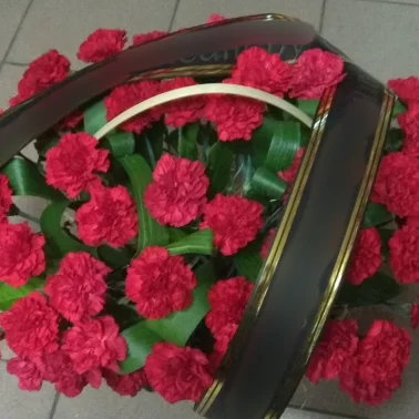 Корзина 60 гвоздик