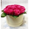 19 роз в шляпной коробочке