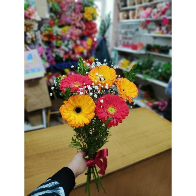 5 гербер с зеленью