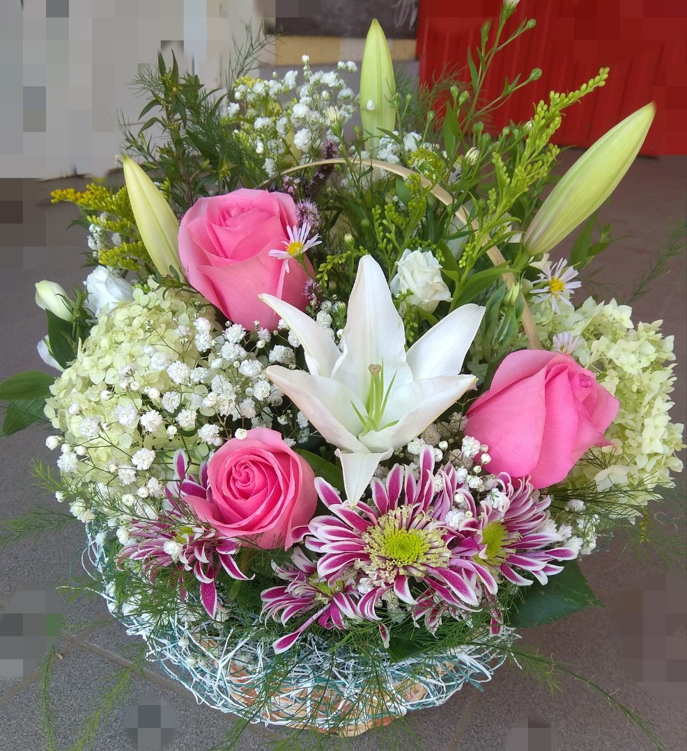 авторские букеты. букеты кострома. букеты цветов в бело сиреневых тонах. букет «дивный мир». букеты кострома.