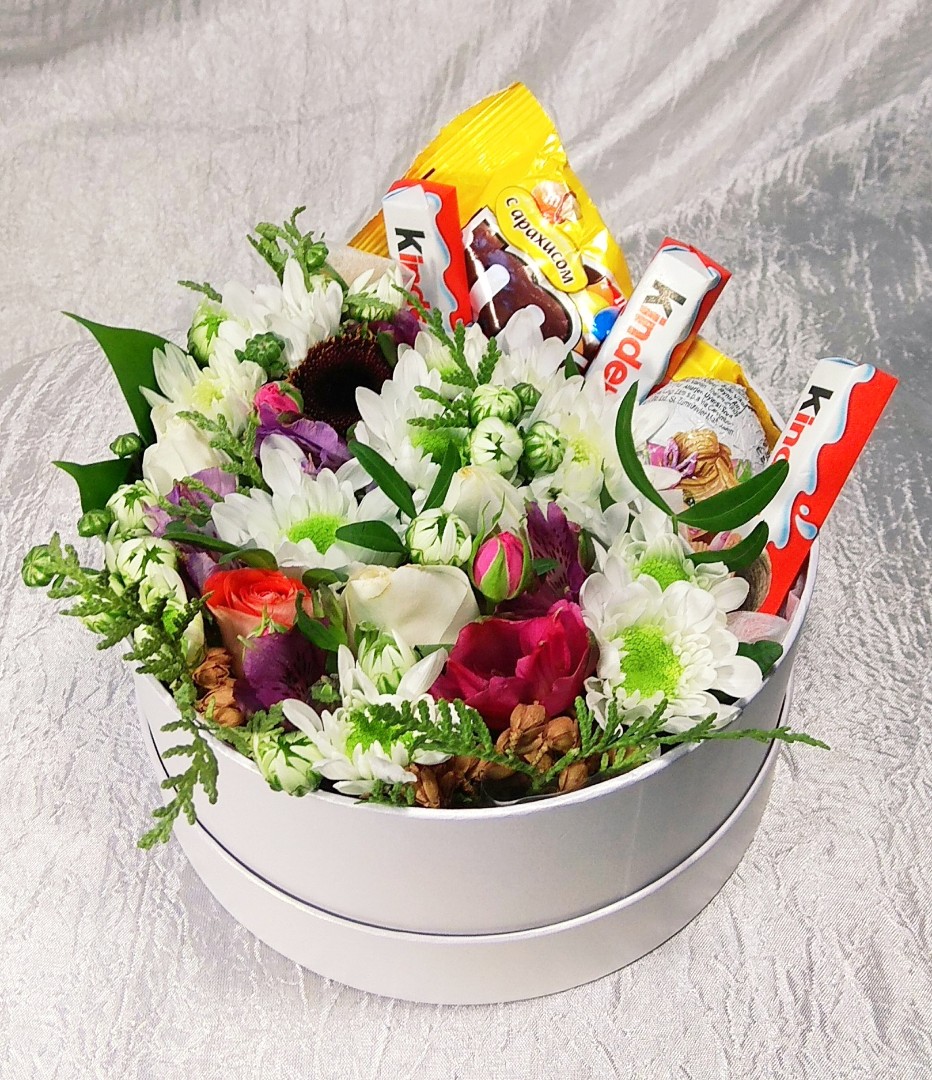 сборный букет на 3000 рублей. лунный букет цветы. авито кострома заказ букетов. букет любимой мамочке фиолетово белый. букеты кострома.